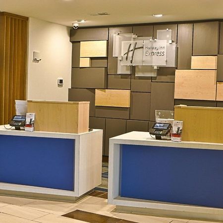 Holiday Inn Express Mccomb By Ihg מראה חיצוני תמונה