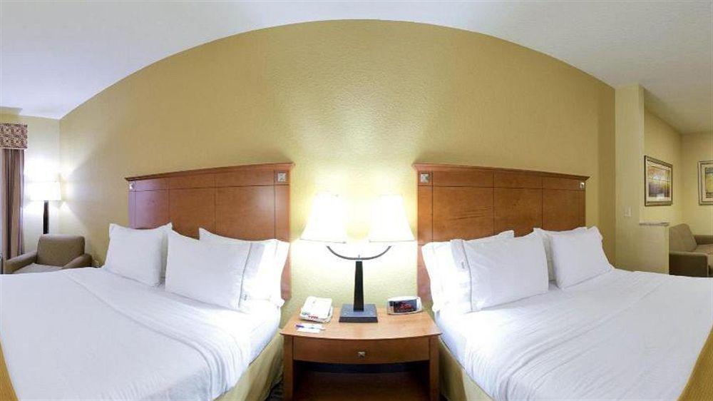 Holiday Inn Express Mccomb By Ihg מראה חיצוני תמונה
