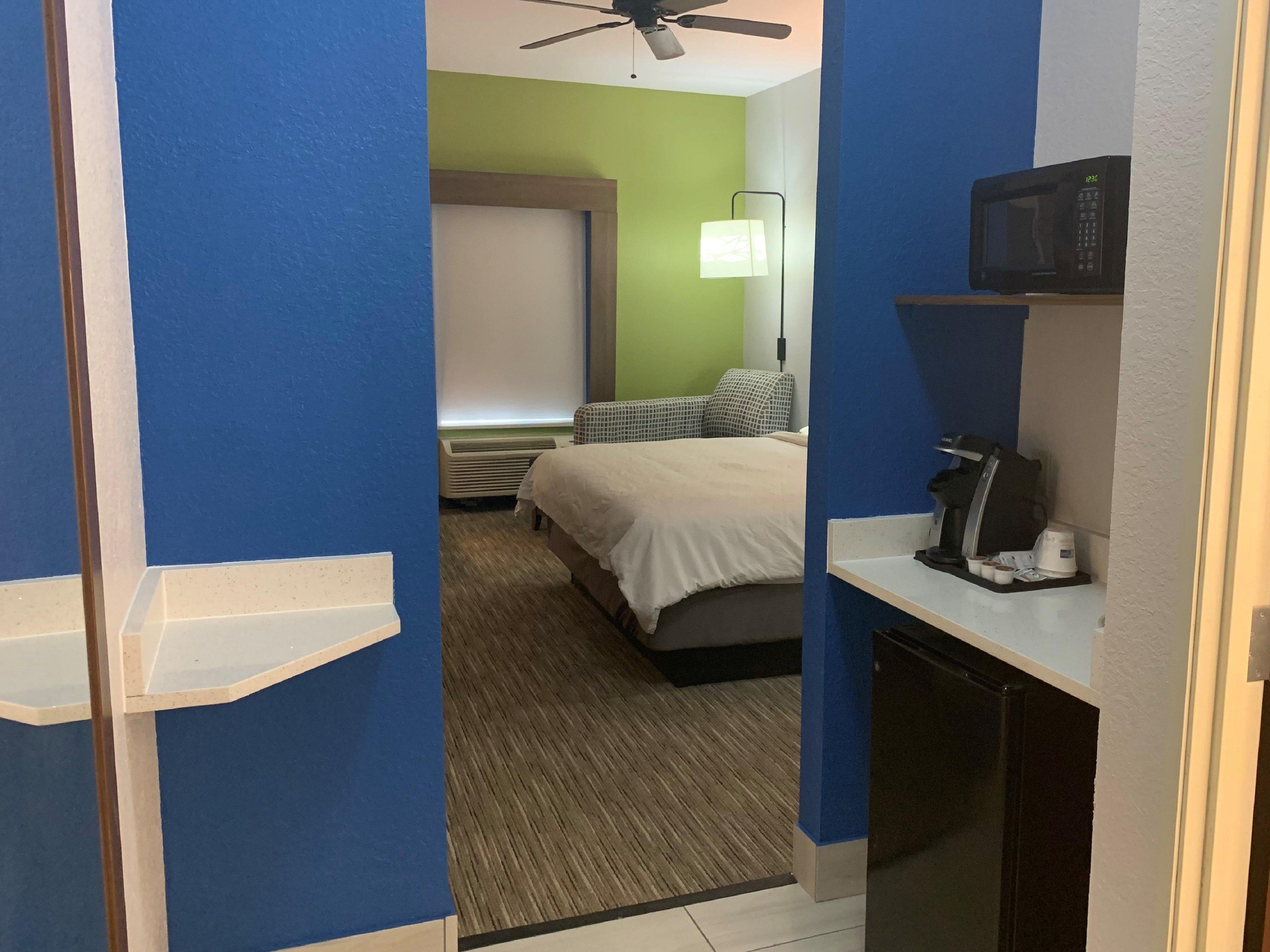 Holiday Inn Express Mccomb By Ihg מראה חיצוני תמונה