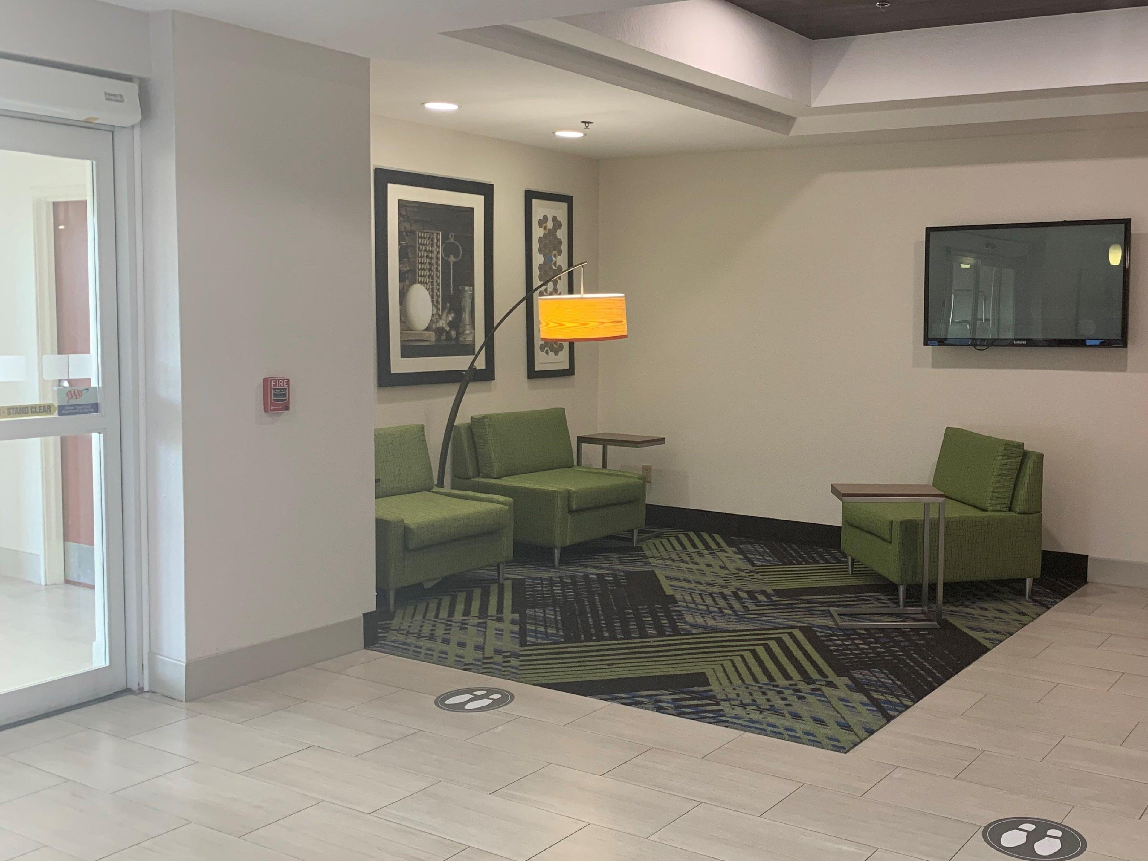 Holiday Inn Express Mccomb By Ihg מראה חיצוני תמונה