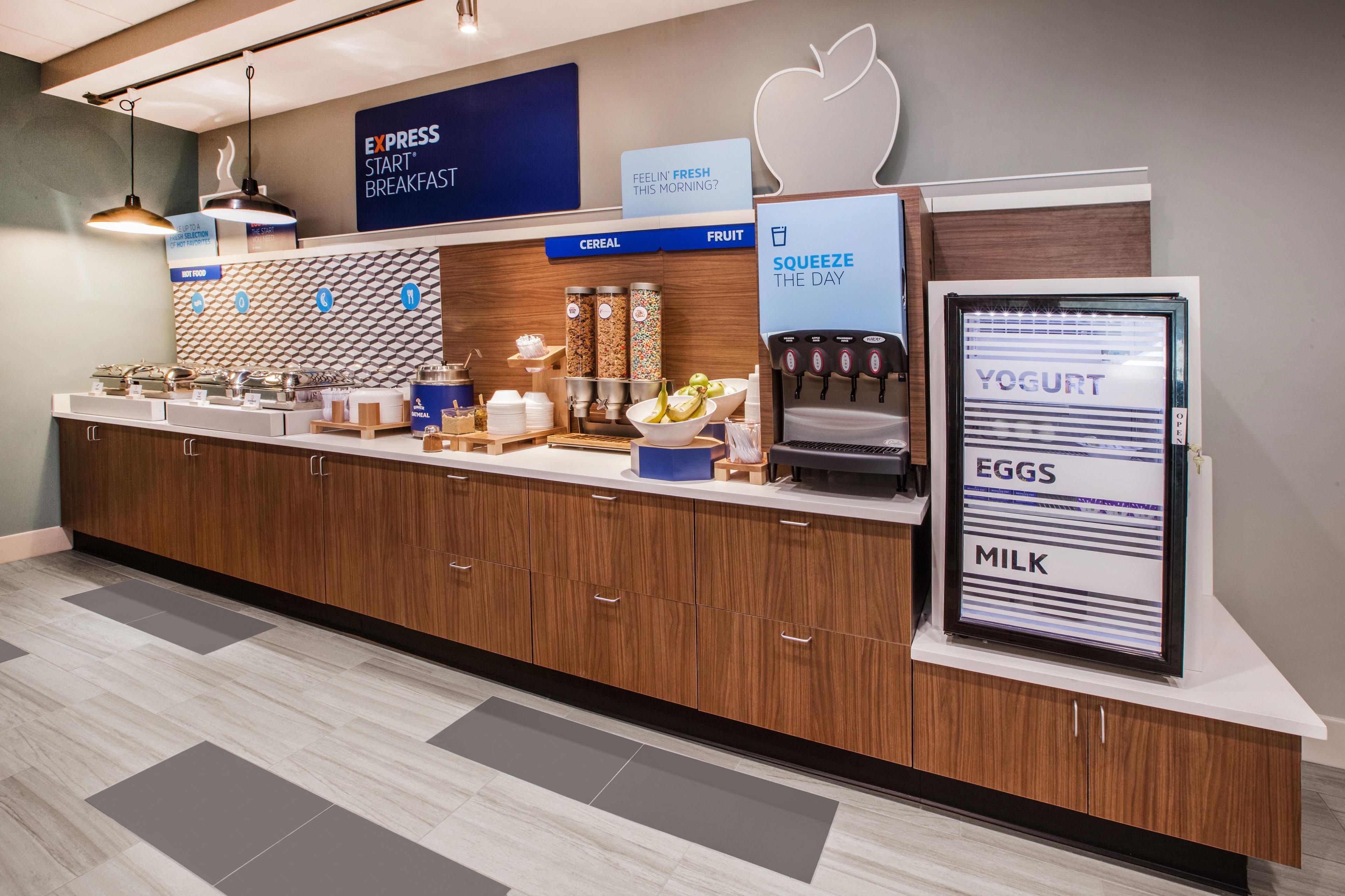 Holiday Inn Express Mccomb By Ihg מראה חיצוני תמונה