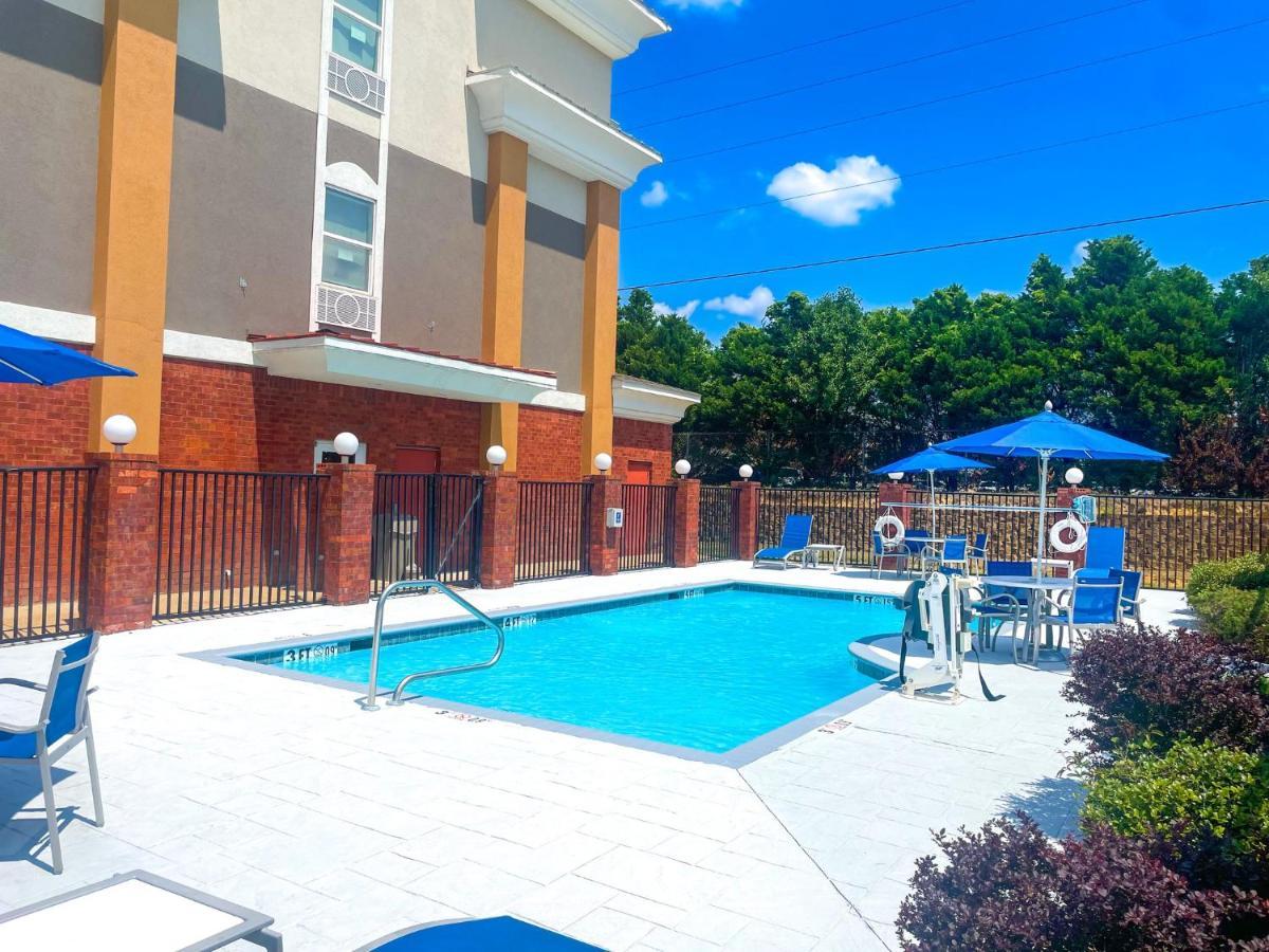 Holiday Inn Express Mccomb By Ihg מראה חיצוני תמונה